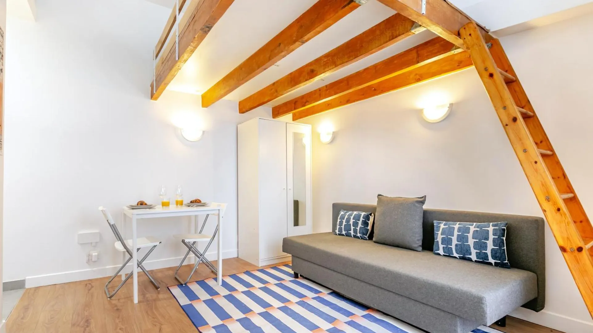 Studio Cool Avec Mezzanine 17Eme Arrondissement 巴黎