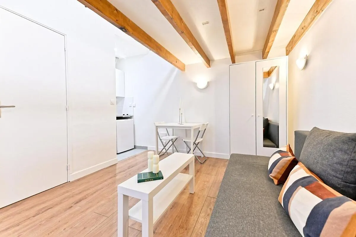 Studio Cool Avec Mezzanine 17Eme Arrondissement Paris Apartment