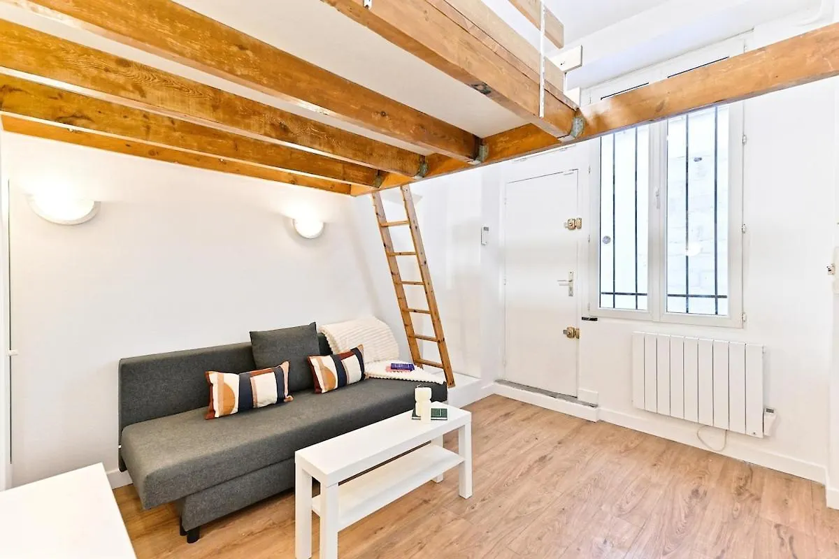Studio Cool Avec Mezzanine 17Eme Arrondissement Paris 0*,  France