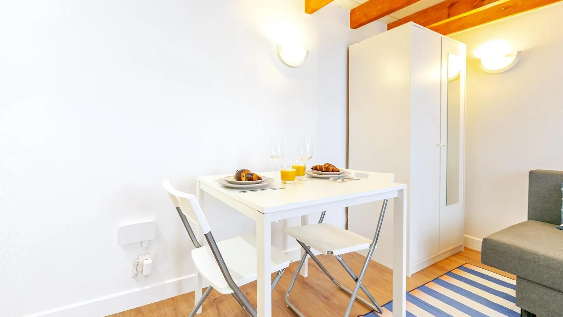 Studio Cool Avec Mezzanine 17Eme Arrondissement Paris Apartment